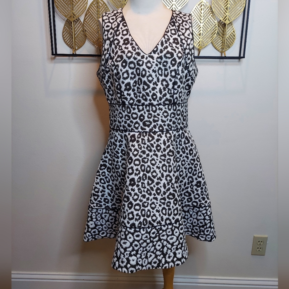 Banana Republic Leopard Print Jacquard Dress Size 8 - Picture 3 of 7